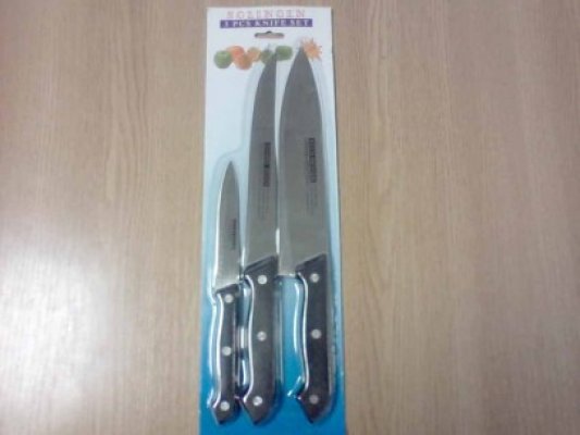 Cuţite chinezeşti contrafăcute, confiscate de Garda de Coastă